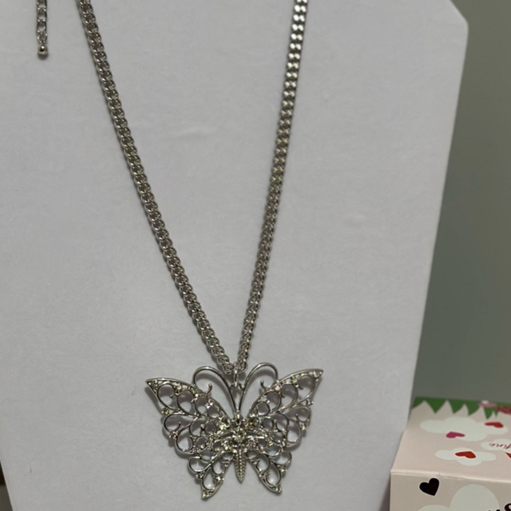 Elegant Silver Butterfly Necklace